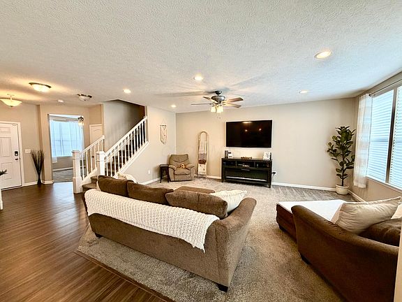 4th image of 211 Leather Leaf Cir