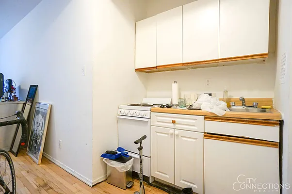 Rented by City Connections Realty | media 18