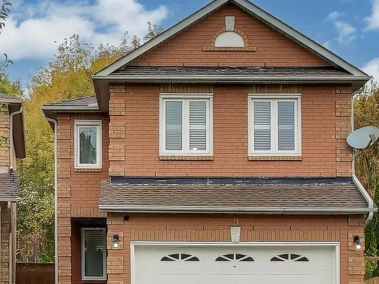 9 Maconnachie Pl #LOWER — Photo 1