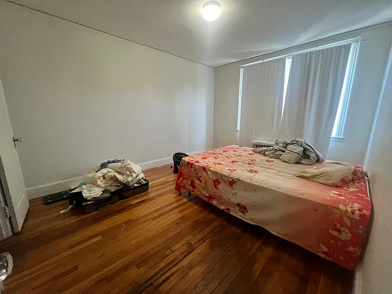 2043-2045 Commonwealth Ave #33 — Photo 4