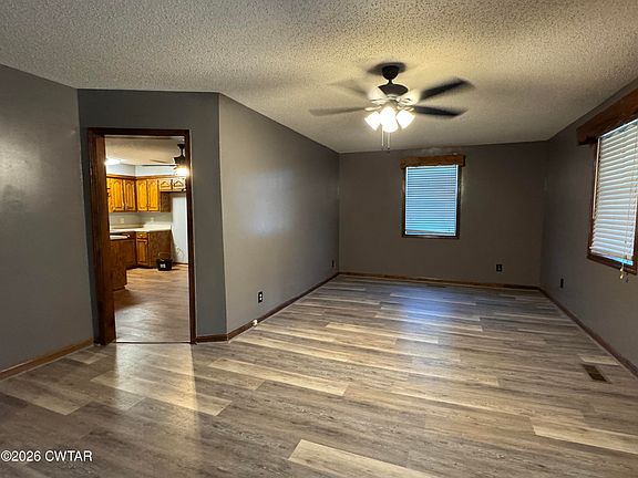 5th image of 624 Lake St