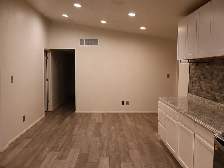 336 Colombo Ave — Photo 5