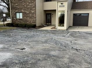24178 Parke Ln #7, Grosse Ile, MI 48138