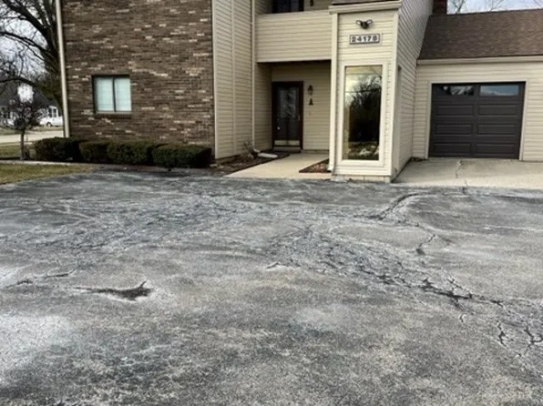 24178 Parke Ln #7, Grosse Ile, MI 48138