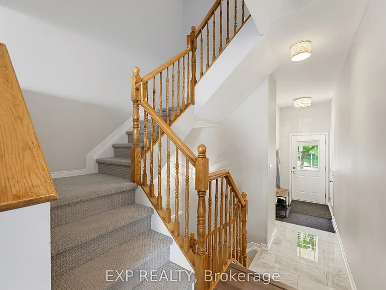 2215 Silverado Cres — Photo 5