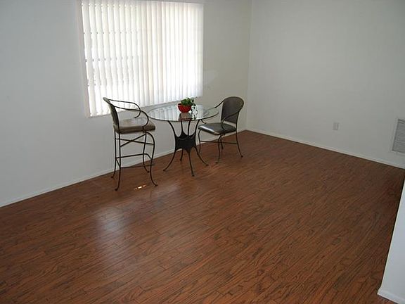 2nd image of 3253 Jamestown Dr