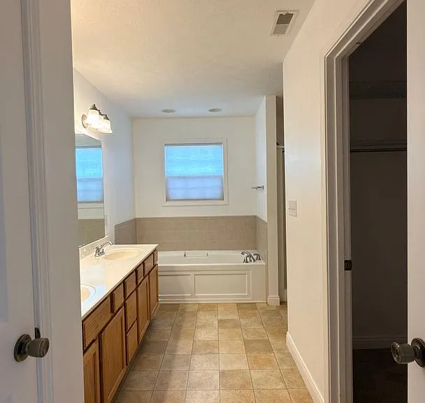 1036 Edgerton St — Photo 18