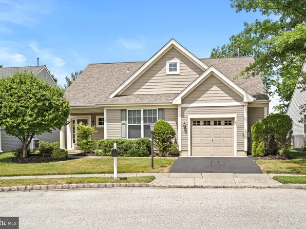 15 Iris Ct, Marlton, NJ 08053