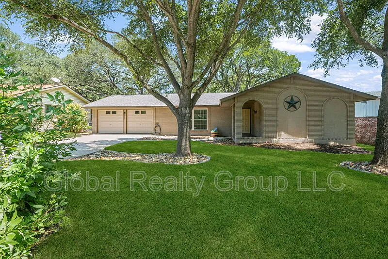 3 bed, 2.0 bath, 1612 sqft, $1,675 — Photo 4