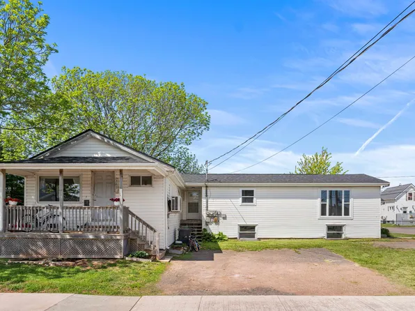 365 N Market St, Summerside, PE C1N 1L7