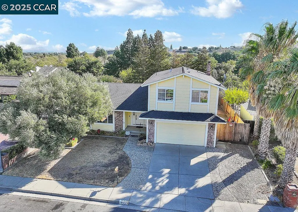 4449 Valle Vis photo 1