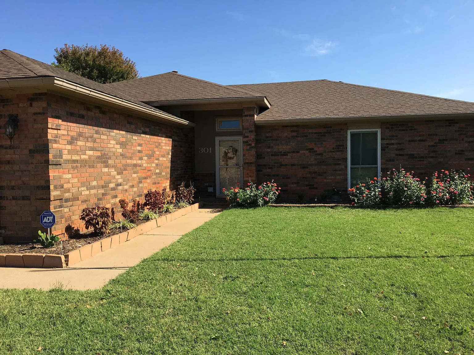 301 S Abbey Ln — Photo 3