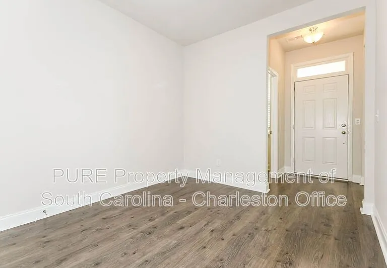 7833 Montview Rd — Photo 6