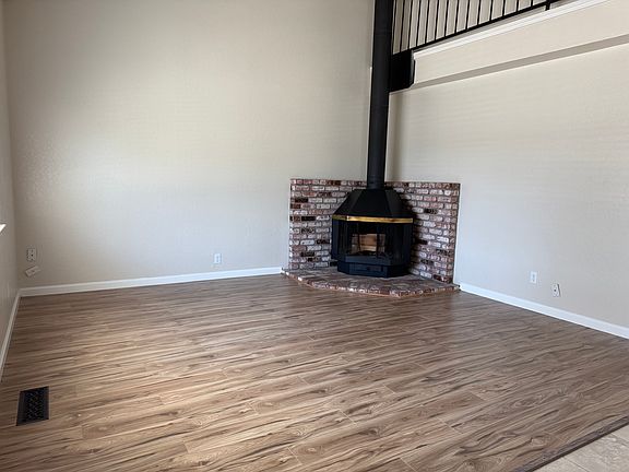 3rd image of 803 Marentis Ct #B