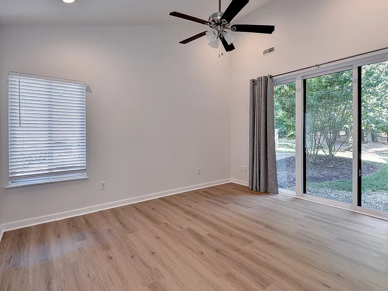 106 Harrops Gln — Photo 19
