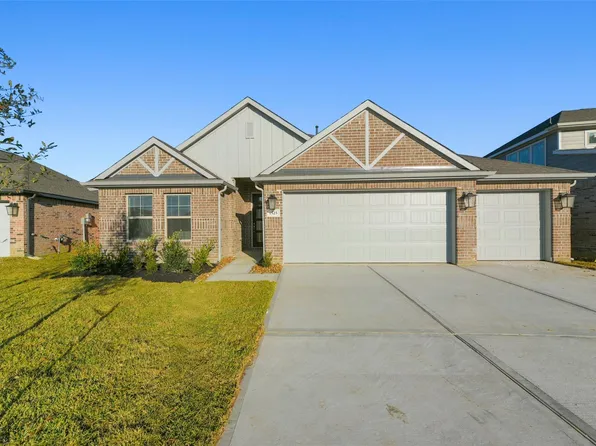 1525 Apache Heights Dr, Dayton Lakes, TX 77535