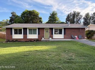 7133 Meadowbrook Cir, Knoxville, TN 37918