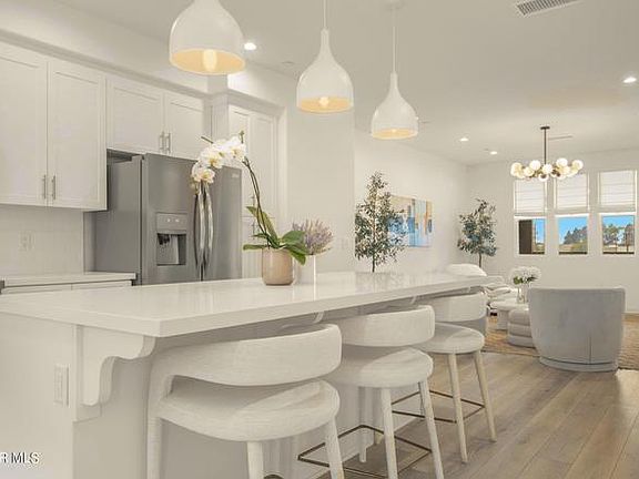 5th image of 353 Rendar Ln