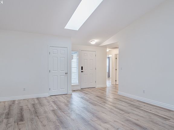 3rd image of 2883 NE 1st Ct