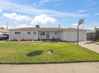 1075 Cypress Ln, Lemoore, CA 93245