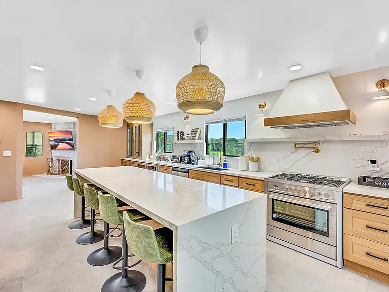 1080 River Dr — Photo 27