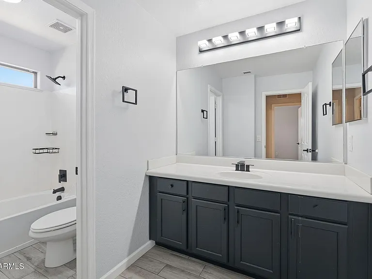 11402 W Alvarado Rd — Photo 30