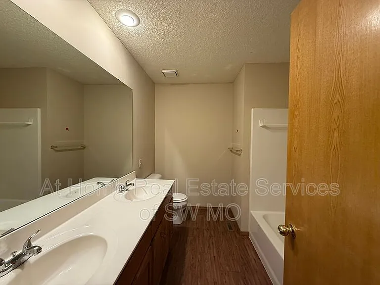 4121 S Parkcrest Ave — Photo 8