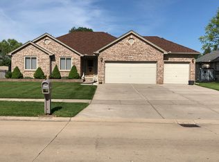 52457 Savannah Ln, Chesterfield, MI