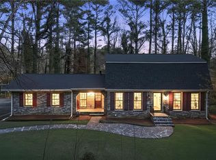 2037 Stoneleigh Dr, Stone Mountain, GA 30087