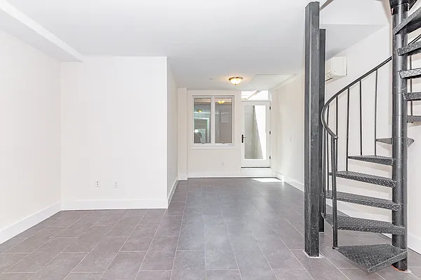 Rented by MySpaceNYC | media 79