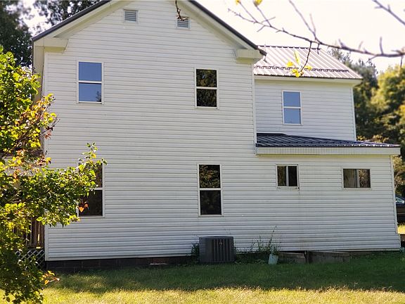 2nd image of 283 Railroad Ave
