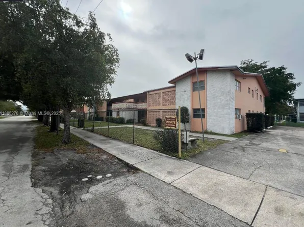 19080 NE 3rd Ct APT 312, Miami, FL 33179