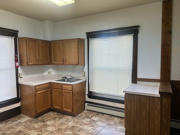 5th image of 400 Sumner St APT 2