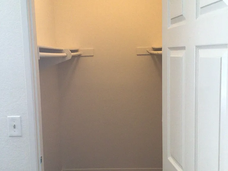 Sutton Place — Photo 14