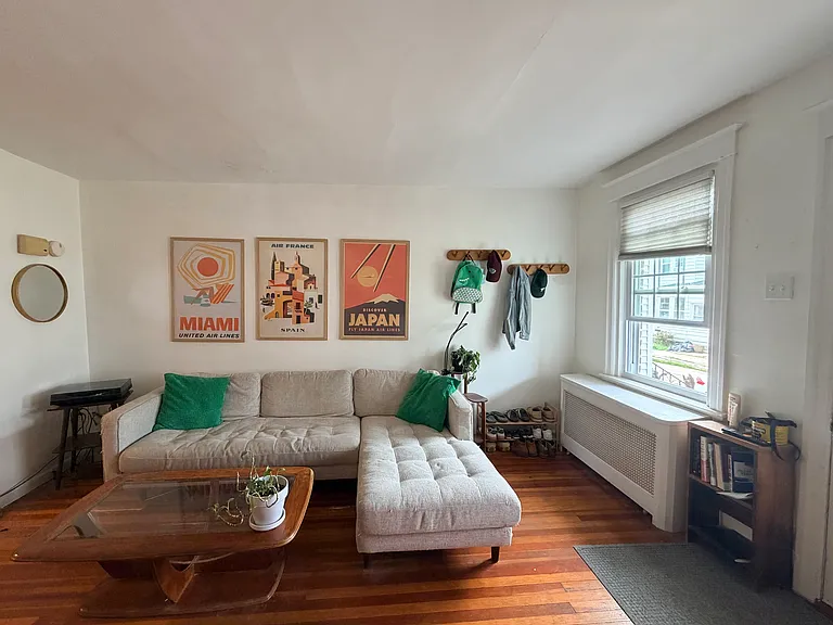 427 Naomi St — Photo 4