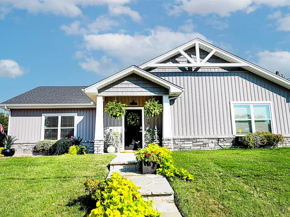 1110 Jackson St, Bowie, TX 76230