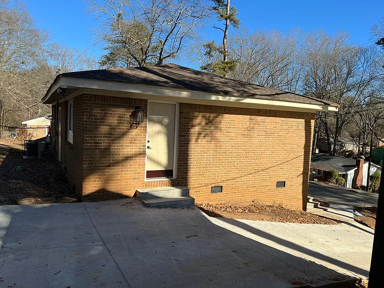 207 Herbert St — Photo 31