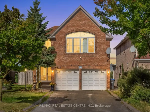 2874 Gardenview Cres, Mississauga, ON L5M 5T4