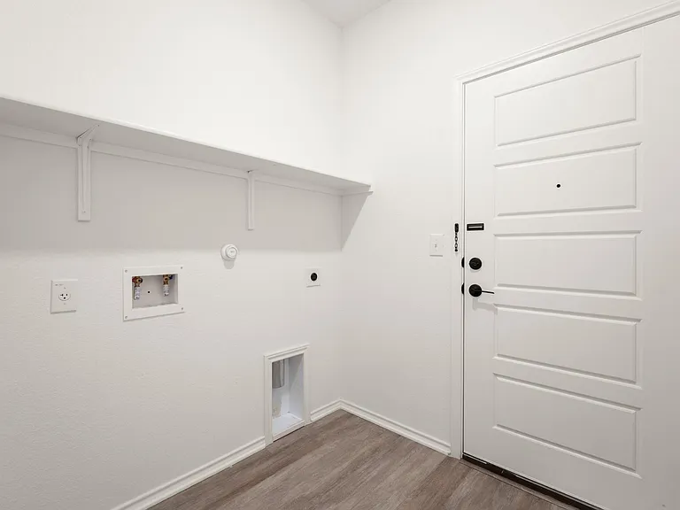 7404 Lowery Xing — Photo 27