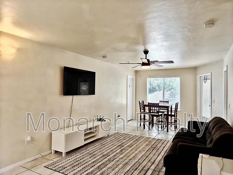 4000 SW 23rd St #5-207 — Photo 5