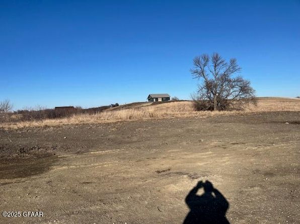 123 30th St NE, Pekin, ND 58361