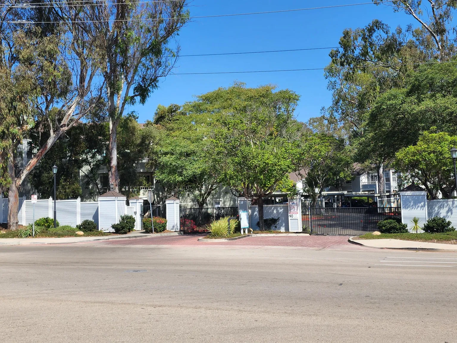 7606 Hollister Ave — Photo 1