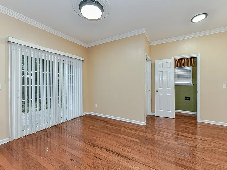 17201 Commons Crossing Dr — Photo 9