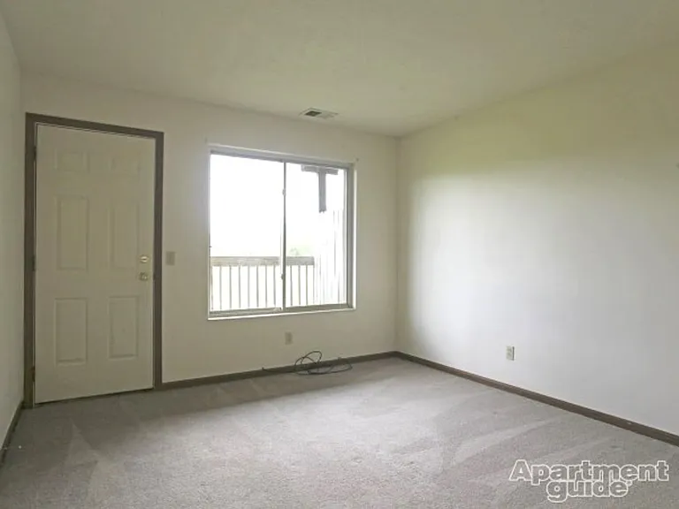 Bremen Park Apartments — Photo 28