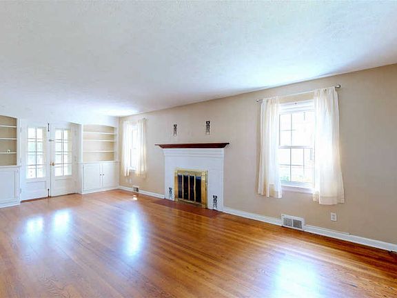 3rd image of 1301 Catula Ave