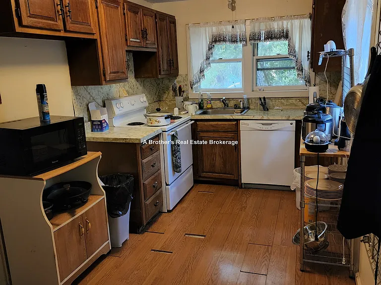 50 Oakdale Ave — Photo 5