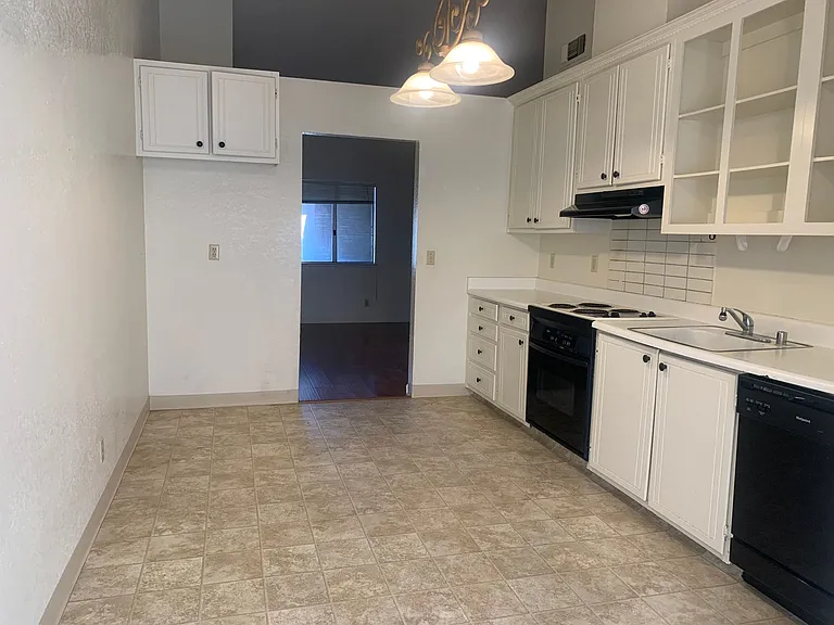 2813 Pepper Oaks Drive — Photo 6