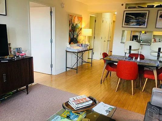 Rented by Halstead Real Estate | media 27