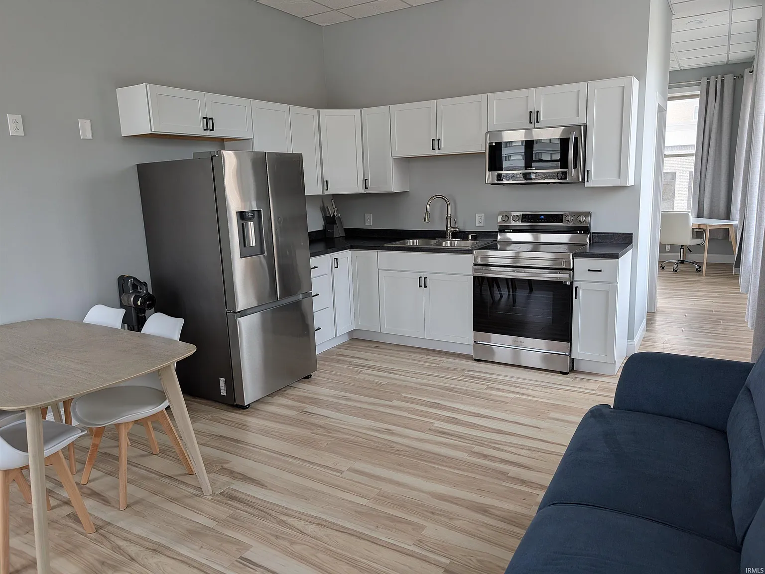 14 bed, 14.0 bath, 5982 sqft, $1,720 — Photo 2