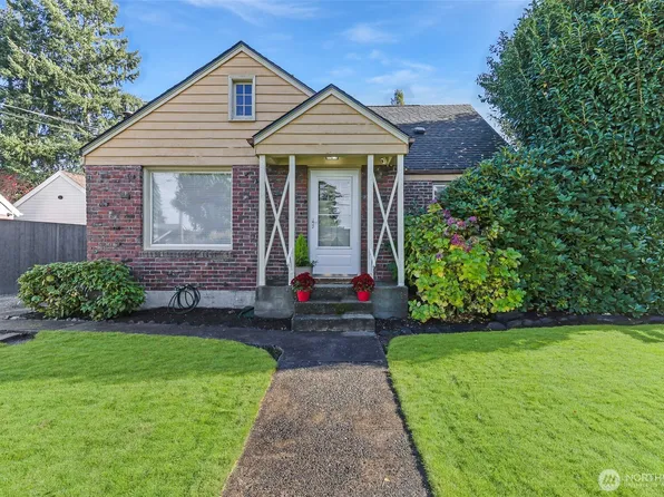2315 Mountain View Avenue W, University Place, WA 98466